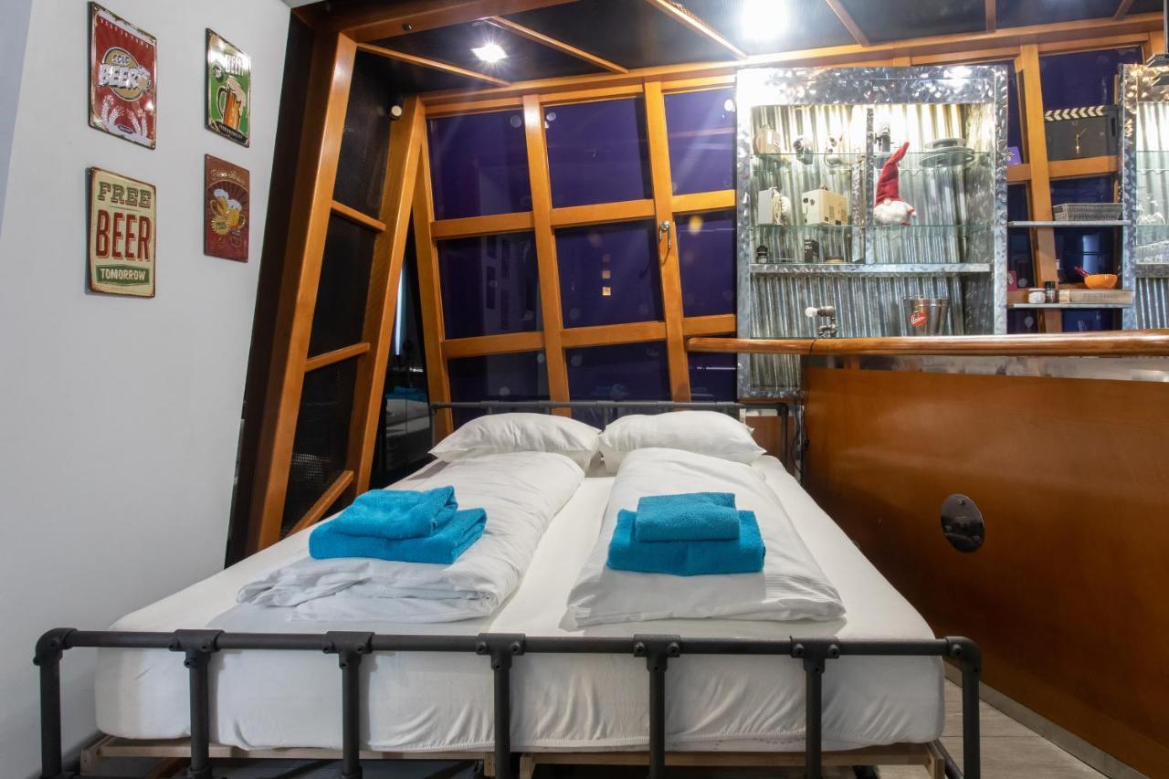 Stay In Pub Kamera Klub Apatment-City Center Lubiana Esterno foto