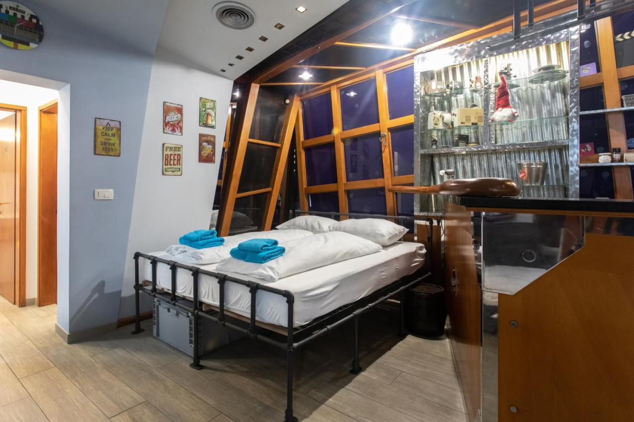 Stay In Pub Kamera Klub Apatment-City Center Lubiana Esterno foto