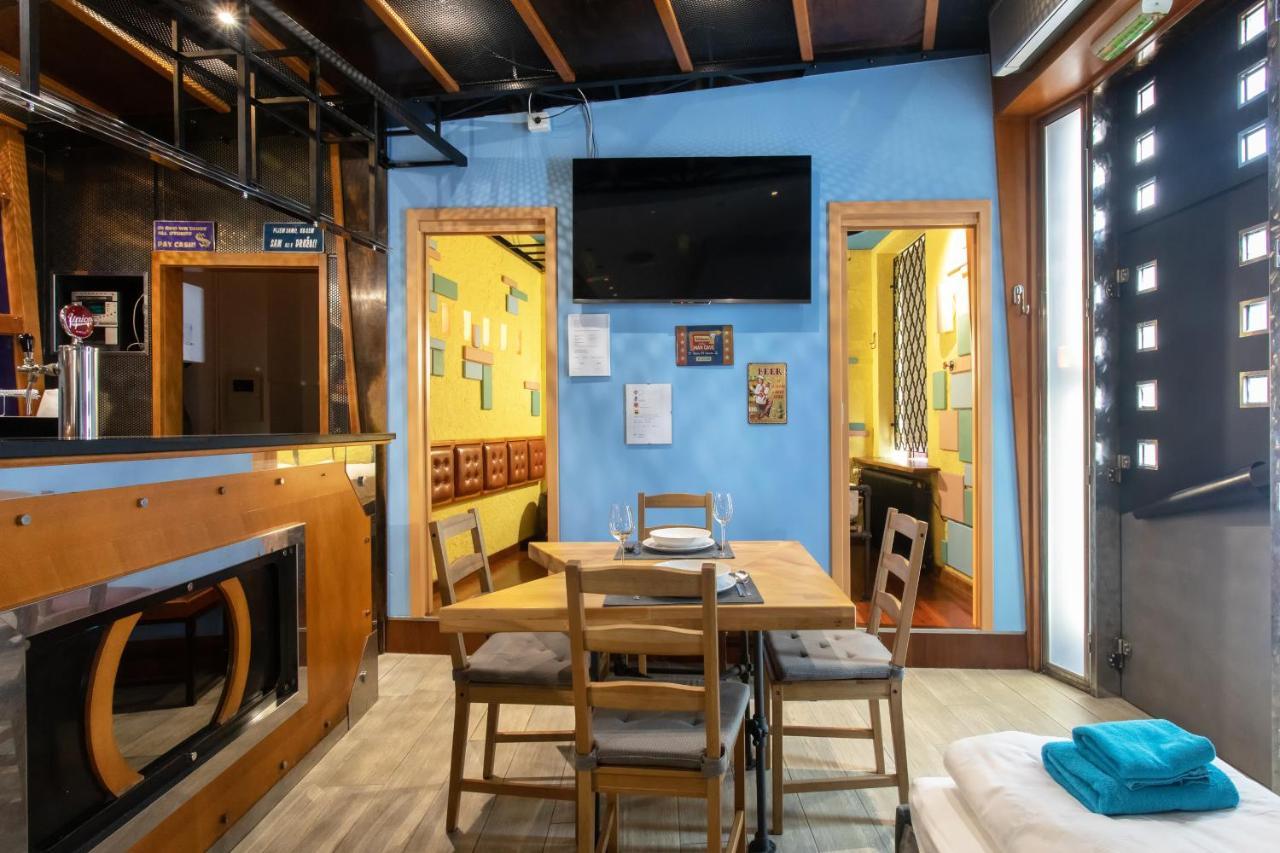 Stay In Pub Kamera Klub Apatment-City Center Lubiana Esterno foto
